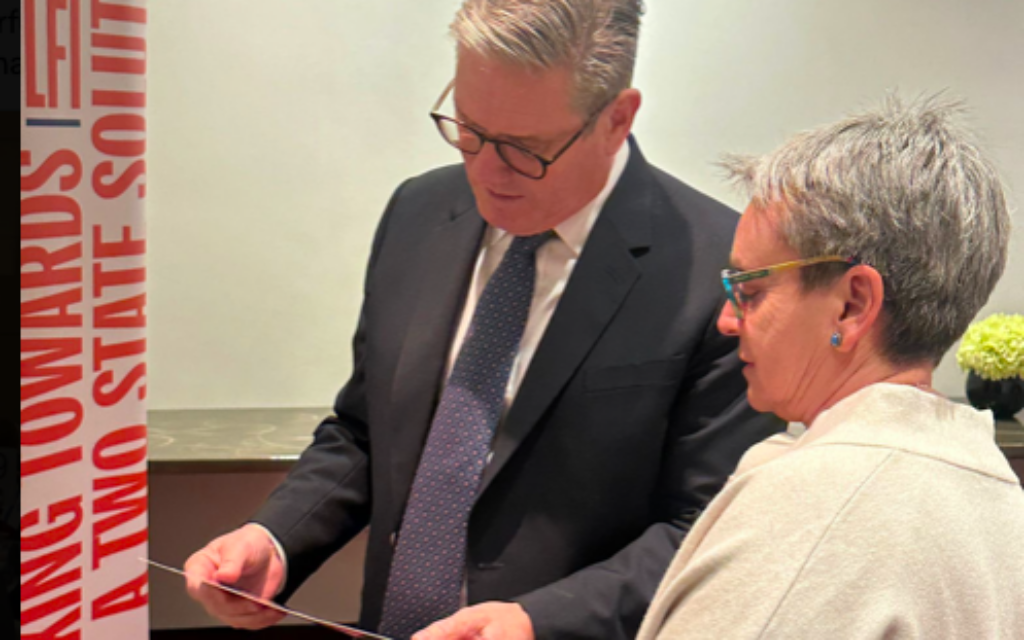 Keir Starmer meets Mandy Damari at LFI reception