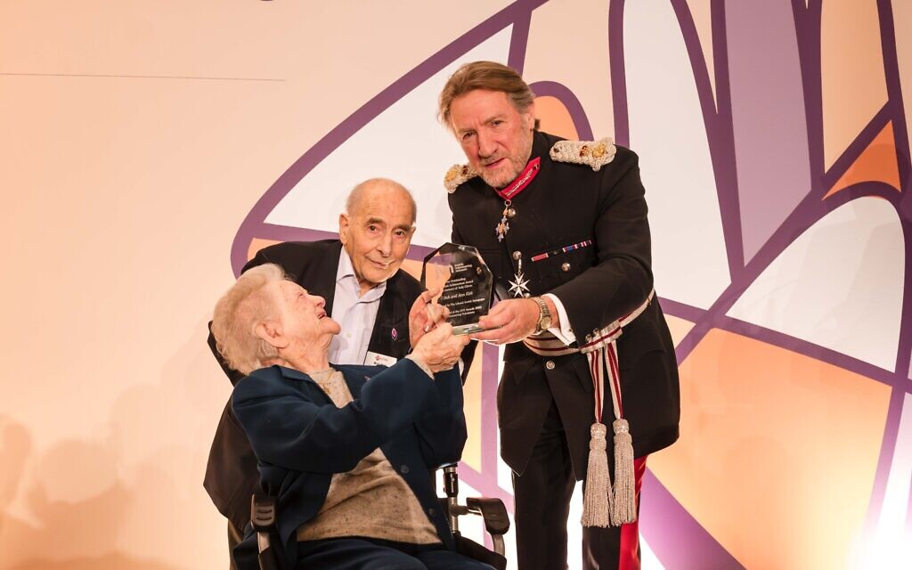 Ann and the late Bob Kirk of Liberal Jewish Synagogue receiving Outstanding Lifetime Achievement award from Lord Lieutenant Richard Voss at the JVN Honouring Volunteers Awards 2023