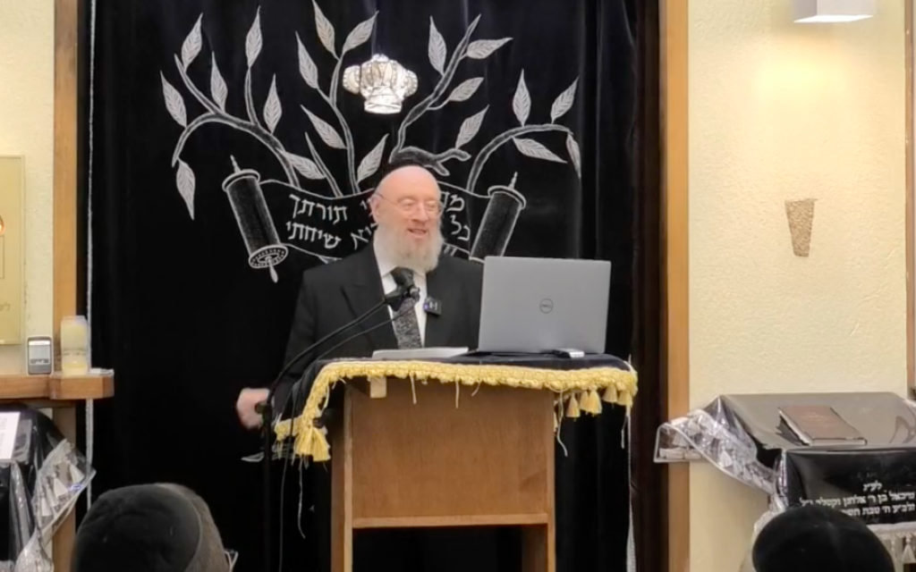 Rabbi Shraga Feivel Zimmerman at Hagers shul