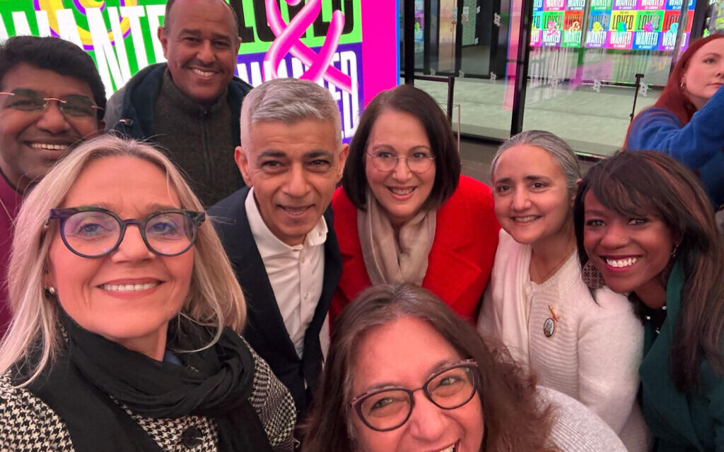 Sadiq Khan and Amanda Bowman, centre.
