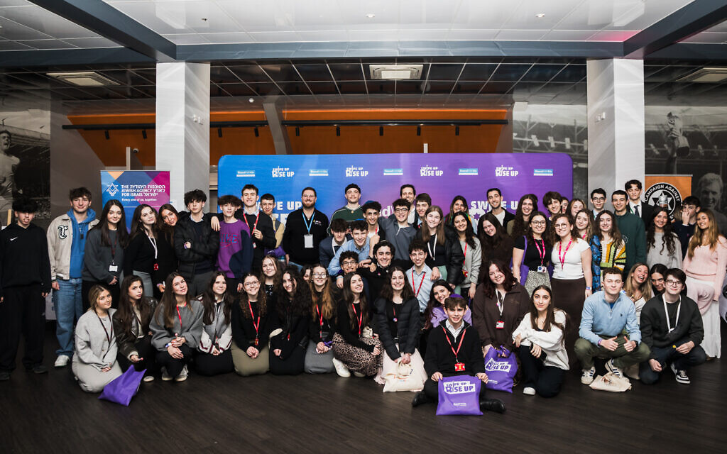 Sixth-formers at the Swipe Up Rise Up event. Photo Credit:Danielle Marie Bennun.