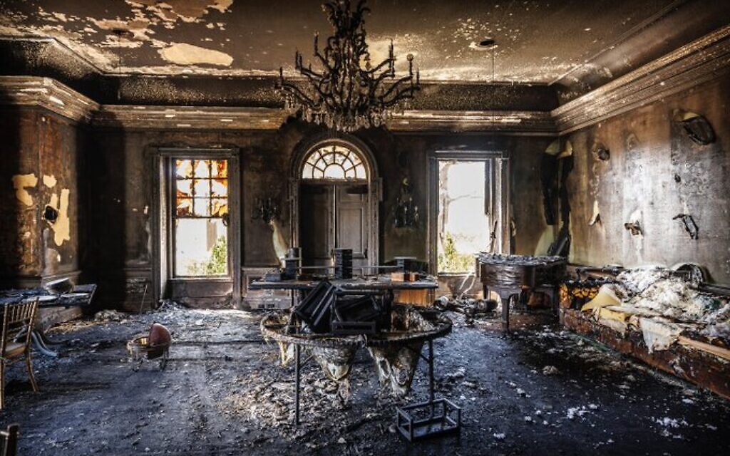Fire damage to Governor Shapiro's home (pic X)