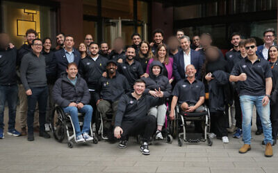 Team photo of the trip to London March 2025
