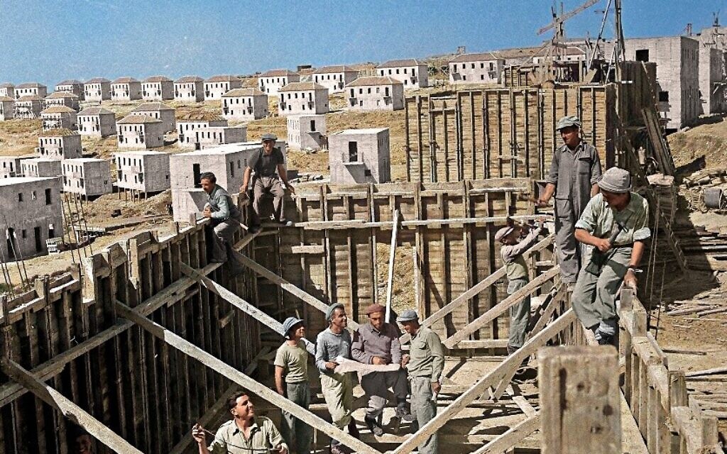 Building "Kiryat HaYovel" Neighbourhood: A glimpse into the early construction of "Kiryat HaYovel", named in honor of KKL’s 50th anniversary. Jerusalem, 1951.
Colourisation: Tamar Hayardeni Building "Kiryat HaYovel" Neighbourhood: A glimpse into the early construction of "Kiryat HaYovel", named in honor of KKL’s 50th anniversary. Jerusalem, 1951.
Colourisation: Tamar Hayardeni