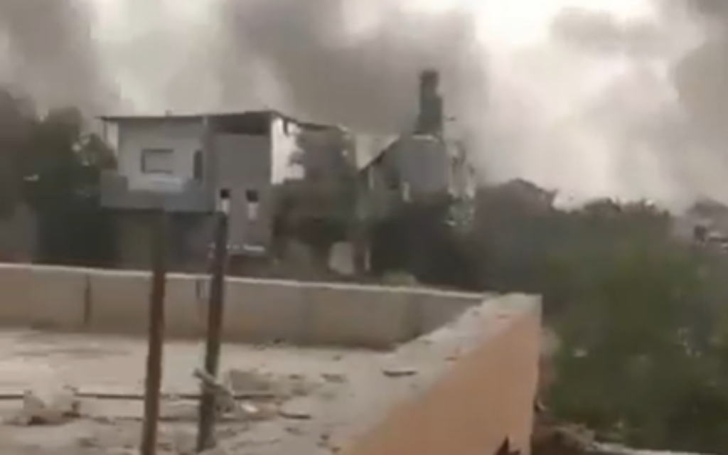 The initial airstrikes in Khan Yunis, Gaza, targeting Muhammad Sinwar caught on camera.