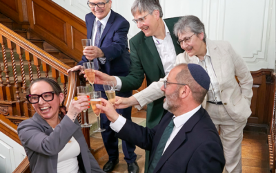 Rabbi Charlie Baginsky, Paul Langsford, Dr Ed Kessler MBE, Karen Newman, and Rabbi Josh Levy celebrate the formation of Progressive Judaism  (pic Zoe Norfolk)