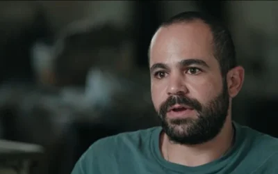 Yarden Bibas during his televised interview recalling captivity in Gaza.
Screenshot: Channel 12 News