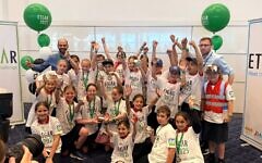 Independent Jewish Day School (IJDS) pupils celebrate winning the top prize for highest-scoring team at Etgar 2025, the national Jewish primary school quiz challenge. Photo: IJDS.