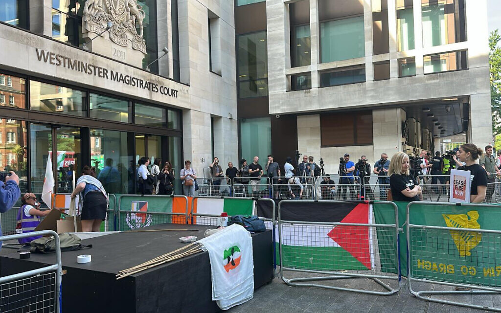 Supporters gather outside Westminster Magistrates’ Court ahead of Mo Chara’s hearing. (Credit: Kneecap/Twitter)