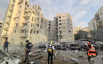 MDA crews searching for survivors. Be'er Sheva, 24 June 2025. Pic: MDA Twitter/X