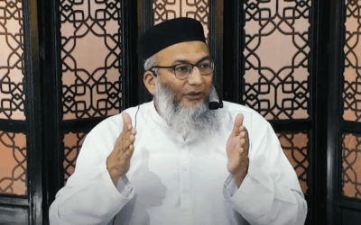 Pakistani cleric Shuja Uddin Sheikh, whose sermon accusing Jews of “killing prophets” and being “enemies of humanity” led to a £3,500 Ofcom fine for UK-based Salaam BCR. (Image: YouTube/@ShujaUddinSheikh)