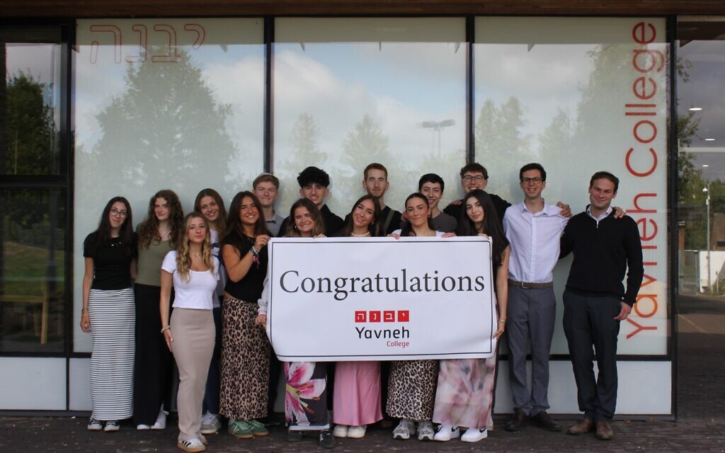 Yavneh College celebrate their A-Level results