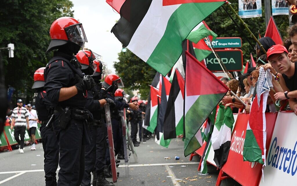 Protests at the Vuelta Ciclista a Espana, on September 3, 2025, in Bilbao, Biscay, Basque Country.
