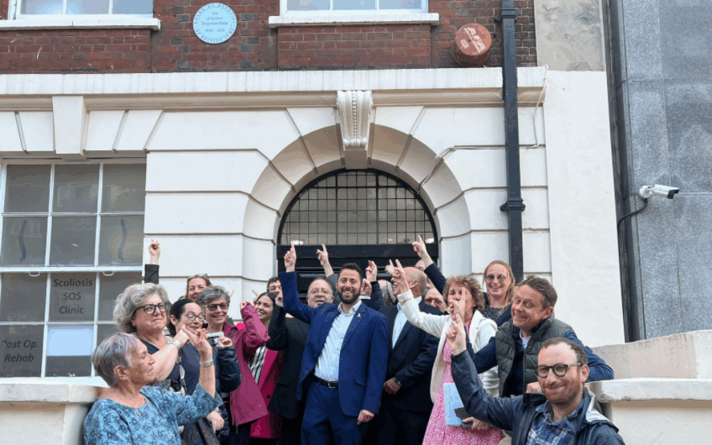 The unveiling of the Board's first Jewish heritage scheme plaque