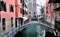 Venice (Credit: Wikimedia Commons/gnuckx)