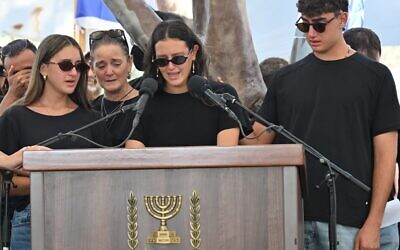 Yossi Sharabi’s daughters and family deliver emotional eulogies at his funeral in Kibbutz Be’eri, 27 October 2025. (Credit: GPO)
