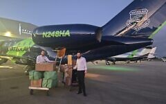 Private plane delivering emergency aid to Chabad Jamaica Private plane delivering emergency aid to Chabad Jamaica