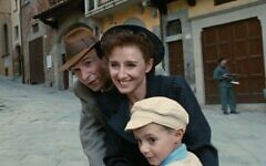 Roberto Benigni, Nicoletta Braschi and Giorgio Cantarini is Life is Beautiful