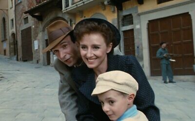 Roberto Benigni, Nicoletta Braschi and Giorgio Cantarini is Life is Beautiful