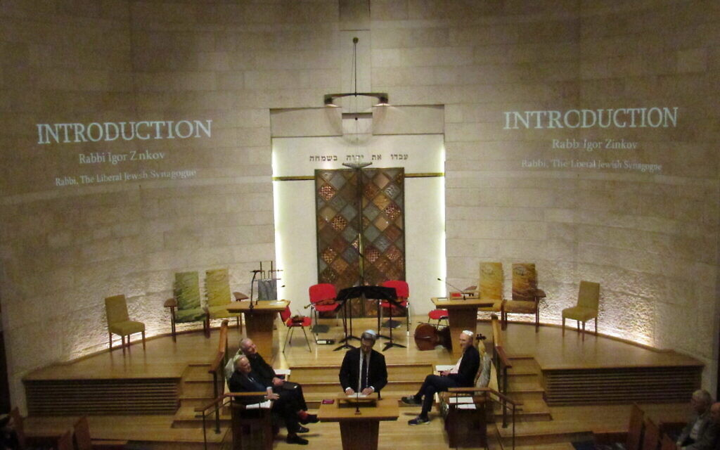 Rabbi Igor Zinkov speaking at Rabbi David Goldberg event