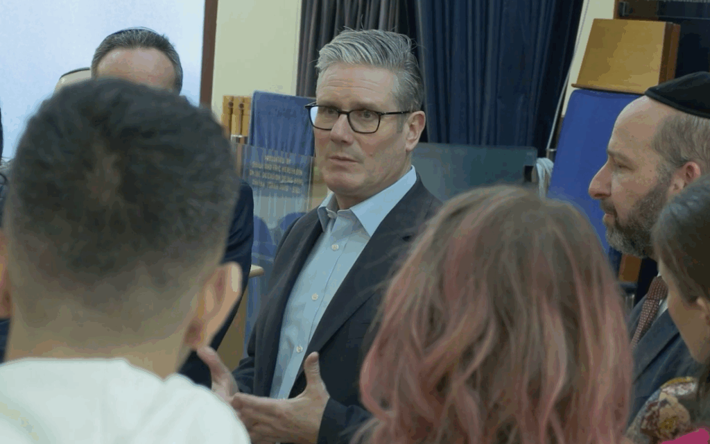 Keir Starmer and Rabbi Feldman  at Bushey United Synagogue