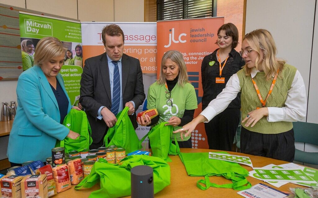 Tom Morrison MP and Lisa Smart MP at Mitzvah Day event in Parliament. Pic: Yakir Zur