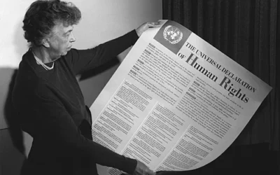 Eleanor Roosevelt holding the English language version of the Universal Declaration of Human Rights in November 1949. Photo: Wikipedia