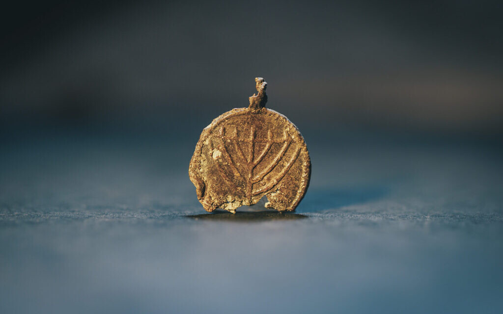 Pendant credit - Eliyahu Yanai, City of David.