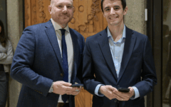 Outgoing international media adviser Jason Pearlman (left) with his successor, Benjamin Lee, following Lee’s appointment to the Office of Israel’s President. Photo: Maayan Toaf / GPO