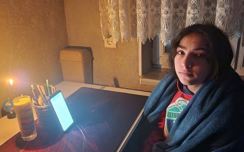 Sofia Kratovska in a Ukraine power cut, helped by World Jewish Relief