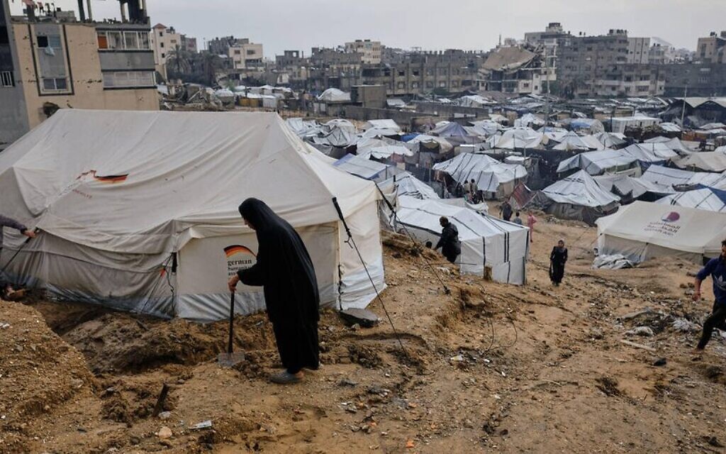 UK tents arrive in Gaza after months of aid delays. Pic: Twitter/X LBC