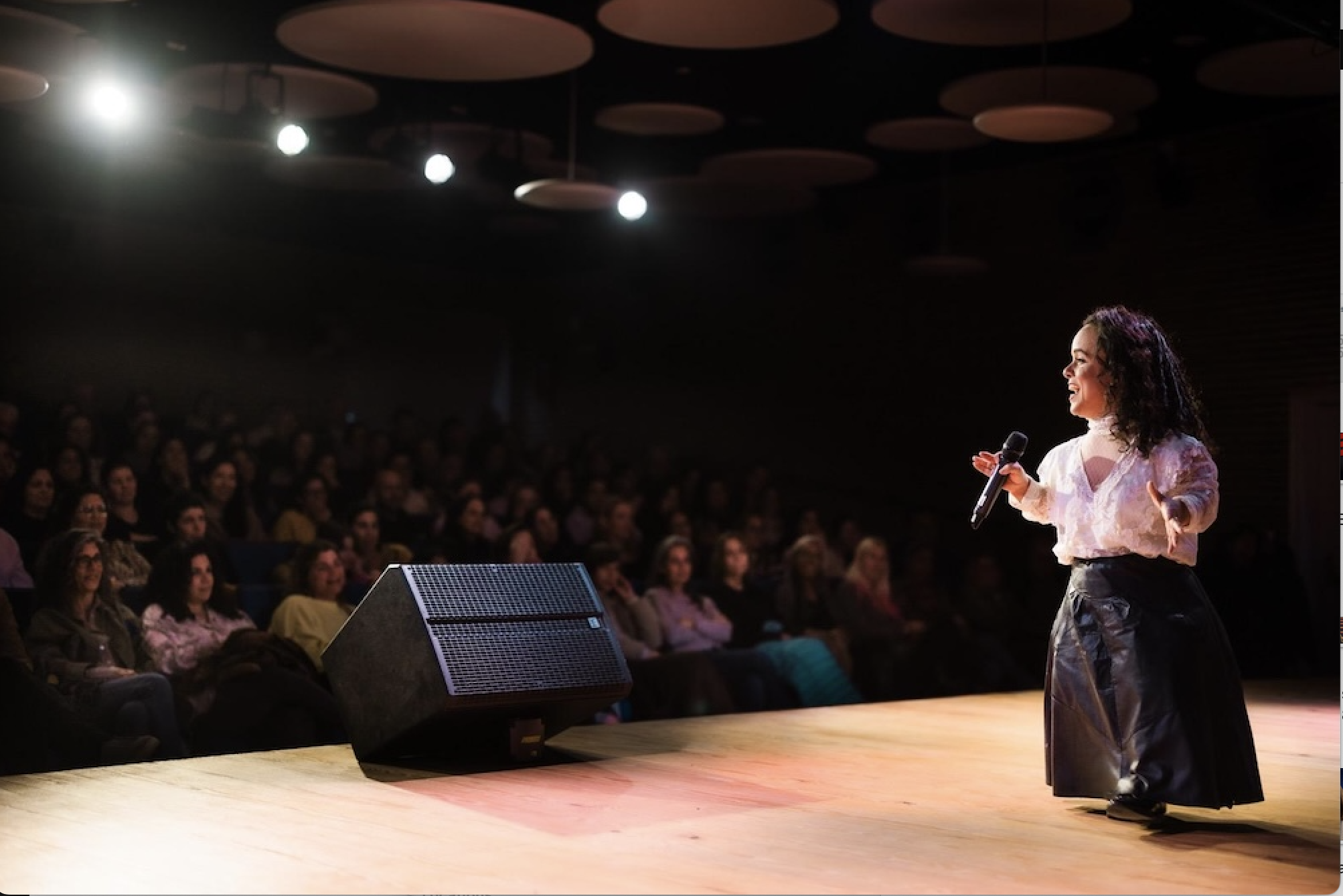 48 inches tall – an Israeli star takes the stage