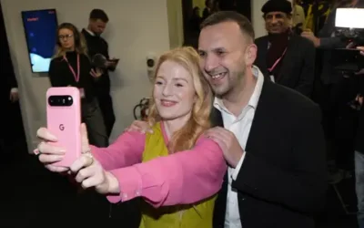 Hannah Spencer with Zack Polanski at by-election count (Pic PA)