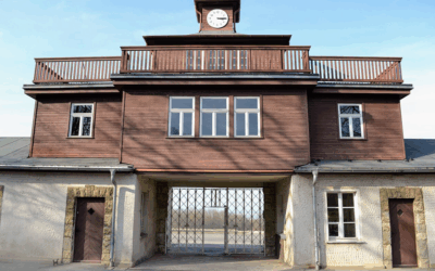The gatehouse at Buchenwald concentration camp. The clock is stopped at 3:15, the time of its liberation by American troops on April 11 1945 (Creative Commons/Chiode)