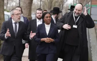 Conservative Party leader Kemi Badenoch speaks with members of the Jewish community during a visit to the Hatzola ambulance station in Stamford Hill, north London. Picture date: Tuesday March 24, 2026. PIC: Stefan Rousseau/PA