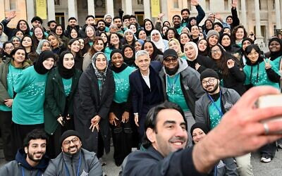 Trafalgar Square Open Iftar. Photo: X/ SadiqKhan