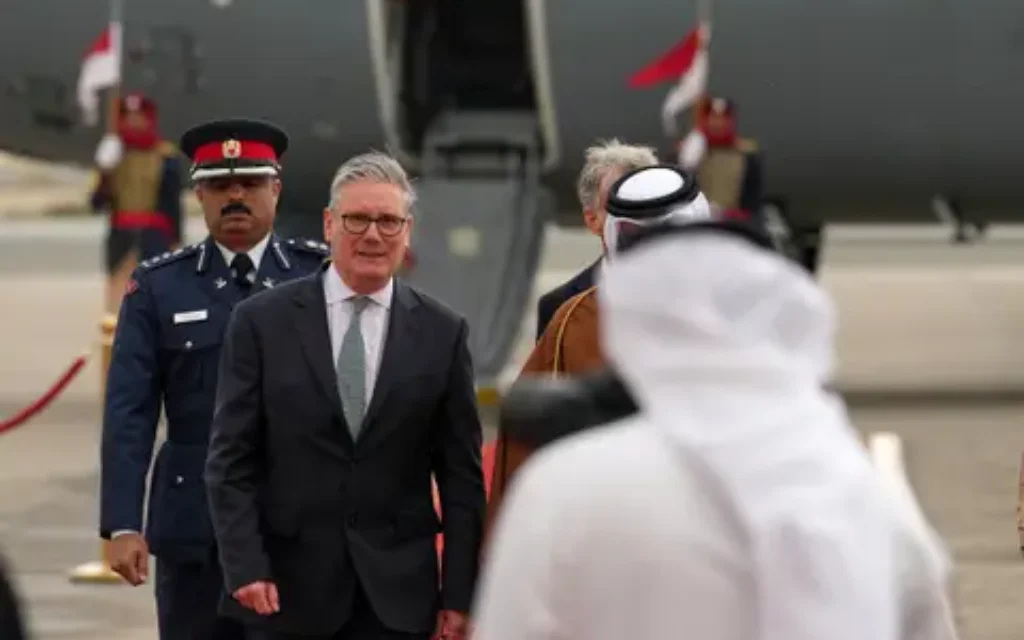Prime Minister Sir Keir Starmer arrives at an airport in Bahrain, as part of a two-day visit to the Gulf region to meet leaders of countries who have been in the front line and discuss diplomatic efforts to support and uphold the ceasefire for a lasting resolution to the conflict. Picture date: Thursday April 9, 2026.
Photo Alastair Grant PA