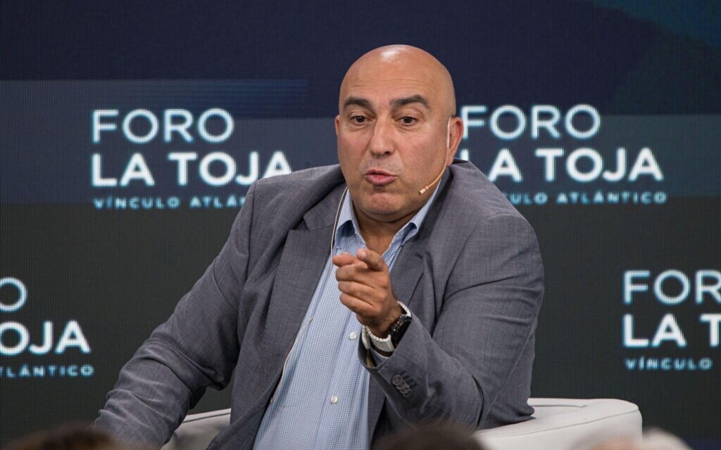 The Palestinian activist politician from Jerusalem, Samer Abdelrazzak Sinijlawi participates in the 'Dialogue: Gaza: is peace possible?' during the last day of the 'Forum La Toja - Vinculo Atlantico' 2025, at the Eurostars Gran Hotel La Toja, on October 4, 2025, in the Illa de la Toja, Pontevedra, Galicia (Spain). The seventh edition of the 'Forum La Toja - Vinculo Atlantico' will be held from October 2 to 4, consolidating once again as a reference event in the intellectual and academic debate, with the presentation of high-level papers, debates and round tables. 04 OCTOBER 2025 Elena Fernande