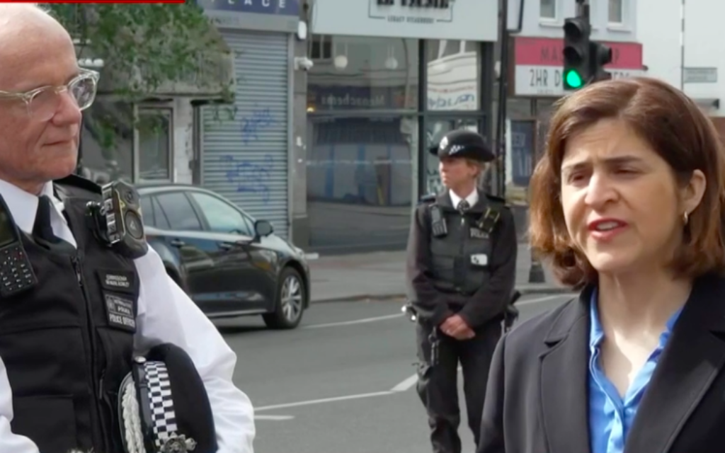 Sir Mark Rowley and Sarah Sackman MP at scene of incident in Golders Green