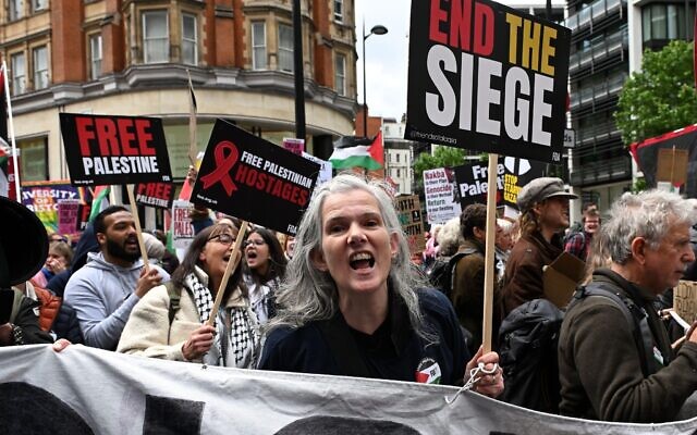 Protesters shout during a Pro-Palestine march in London, Saturday, May 16, 2026.(AP Photo/Thomas Krych)