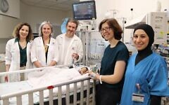 From right: nurse Aya Nasser from the Intensive Care Unit at Clalit-Schneider Children's Medical Center, donor Talia Eden, recipient Bissan, Dr. Michael Gurevich, Director of the Liver Transplant Units at Clalit-Schneider Children's Medical Center, Dr. Yael Mozer Glassberg, Head of the Liver Transplant Recipients Unit, and Orit Wizbord Zinman, Head of the Liver Disease Service at Clalit-Schneider. From right: nurse Aya Nasser from the Intensive Care Unit at Clalit-Schneider Children's Medical Center, donor Talia Eden, recipient Bissan, Dr. Michael Gurevich, Director of the Liver Transplant Units at Clalit-Schneider Children's Medical Center, Dr. Yael Mozer Glassberg, Head of the Liver Transplant Recipients Unit, and Orit Wizbord Zinman, Head of the Liver Disease Service at Clalit-Schneider.