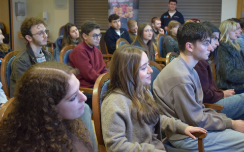 UJS Leadership fellows in a seminar