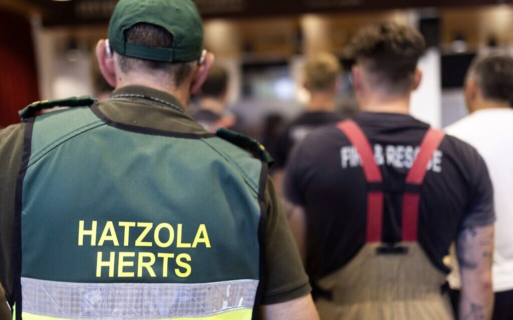 Hatzola Herts volunteers joined police, fire and ambulance personnel for a multi-agency emergency services training exercise at Yavneh College in Borehamwood. Credit: Hertfordshire Constabulary.