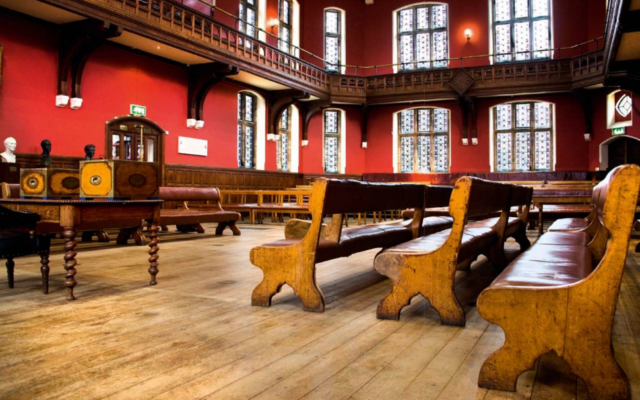 The Oxford Union debating chamber (Creative Commons/Barker Evans)