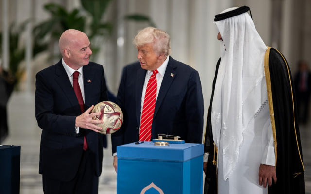 FIFA President Gianni Infantino with Donald Trump and the Emir of Qatar, 2025 (Credit: The White House/Daniel Torok)