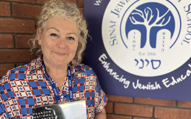 Juliette Lipshaw with her Pearson National Teaching Award Silver Award at Sinai Jewish Primary School