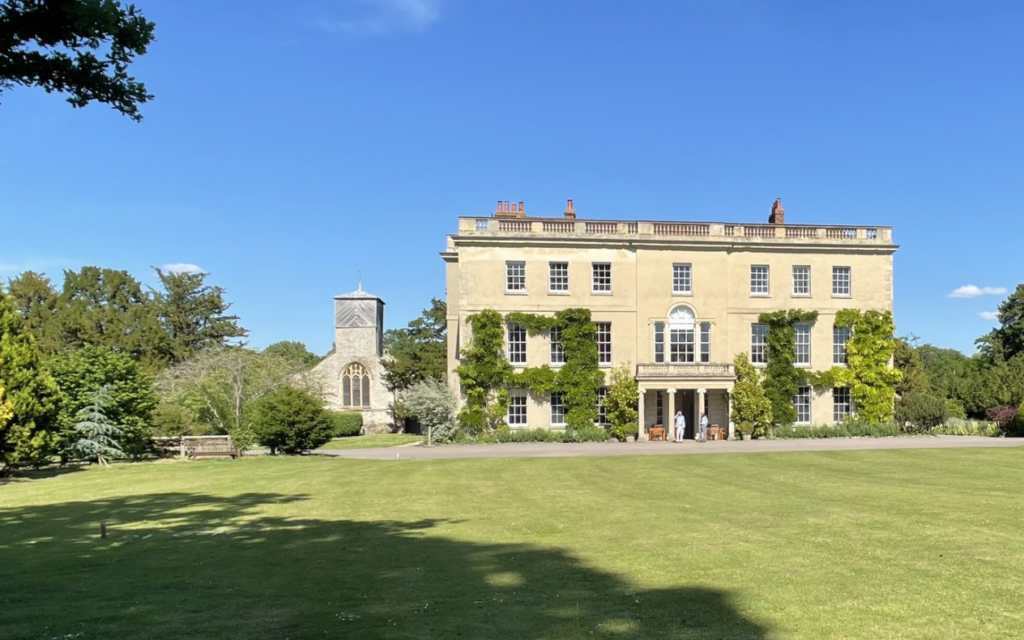 Waterperry House near Oxford, the venue for HaMakom's The Song of Stillness Elul retreat, which will take place in September, ahead of the High Holy Days. (Photo: HaMakom/Waterperry House website)