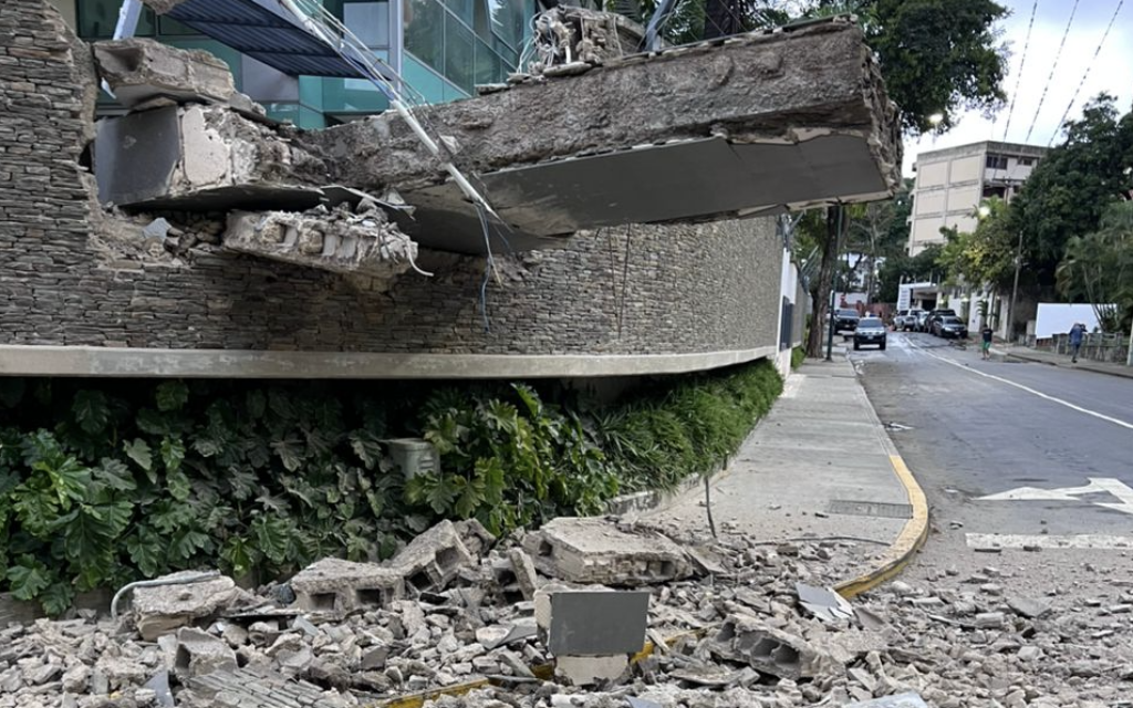 Earthquake damage at the Hebraica Jewish Community Centre in Caracas following the powerful earthquakes that struck Venezuela. Photo Credit: Roberto Mishkin.
