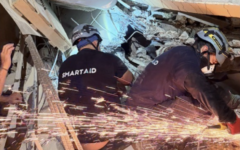 SmartAID search and rescue volunteers work through the night at a collapsed building following the devastating earthquakes in Venezuela. Credit: SmartAID.