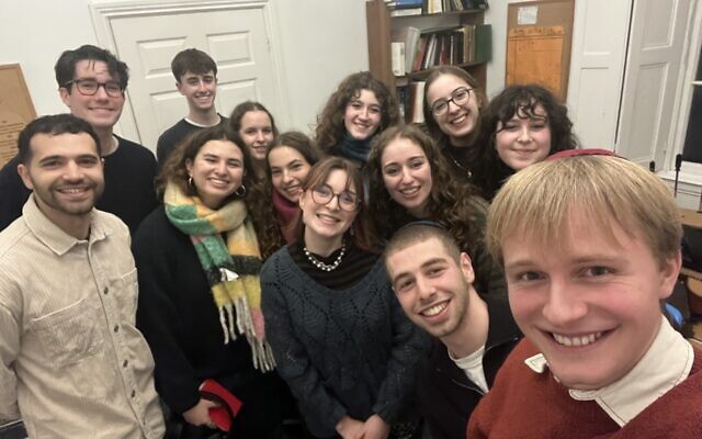 Zac-Bates-Fisher, right, -who-is-overseeing-the-new-programme-with-students-at-a-recent-event-in-Bristol. Pic: Movement for Progressive Judaism